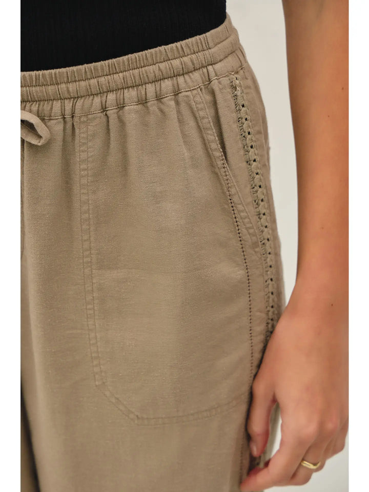 W's Crochet Trim Linen Pants