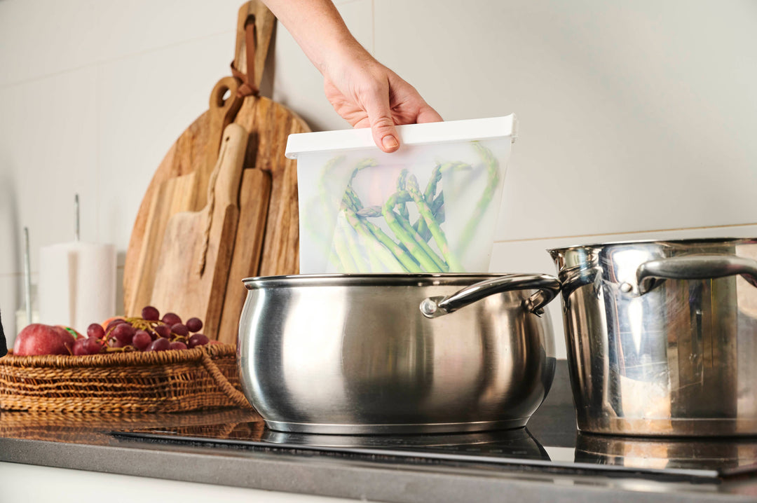 Humangear GoPouch - Reusable Silicone Bag: Clear / Small