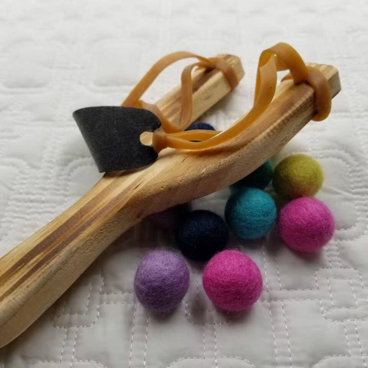 Wooden Slingshot With 10 Felt Balls