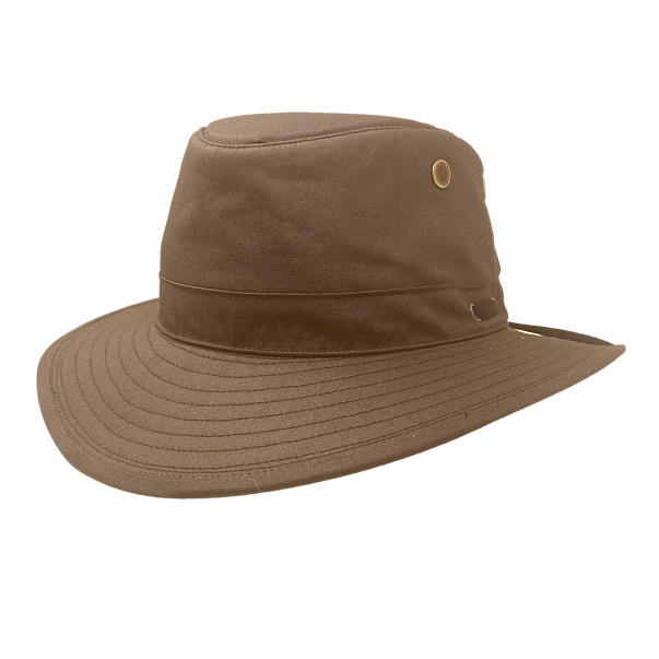 Boundary Waters, Tan